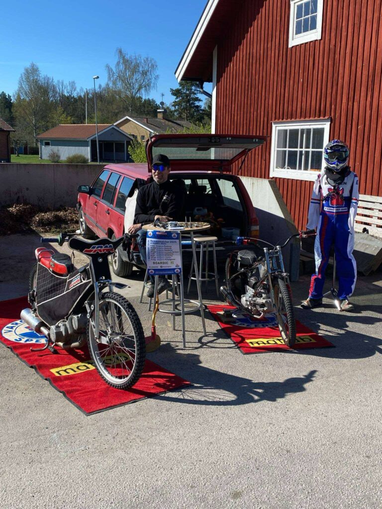 Idag var Vargarna Speedway på plats på Mogata Marknad och möttes av ett fantastiskt intresse från årets besökare.