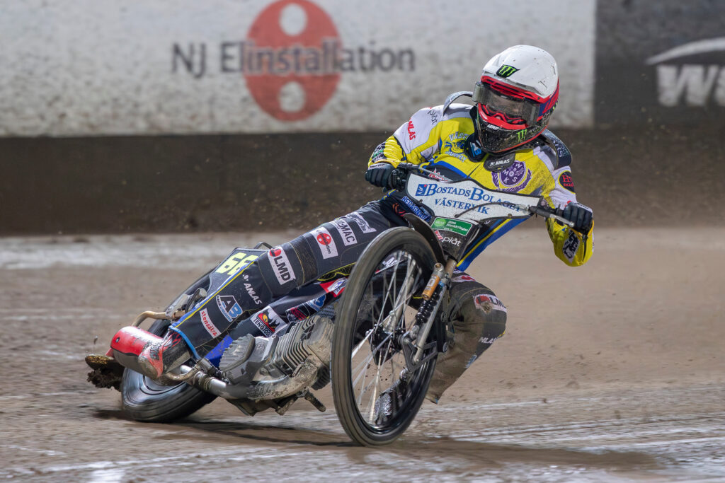 Eskilstuna, SVERIGE - 16 september 2025 : Västerviks Fredrik Lindgren under SM-finalen i speedway mellan Smederna och Västervik på Eskilstuna Motorstadion den 16 september i Eskilstuna ( Foto: Emil Särnehed / SarnehedPhoto )  Nyckelord Keywords: Speedway, SM-finalen, Smederna, Västervik, ESS, Elitserien, Elitspeedway, final, SM-guld, guld, Bauhausligan ***Betalbild***